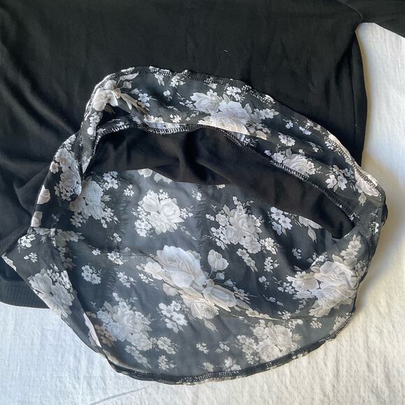 Metaphor Women’s Long Sleeve Screw Neck Blouse size S, Black White,Floral Detail - Picture 8 of 8